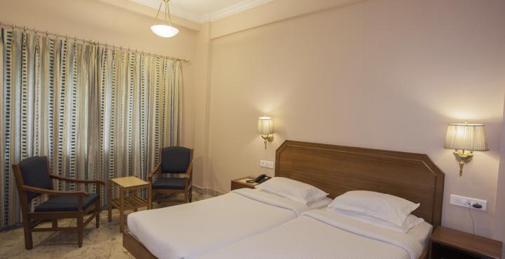 Hotel Surguru Pondicherry Exterior photo