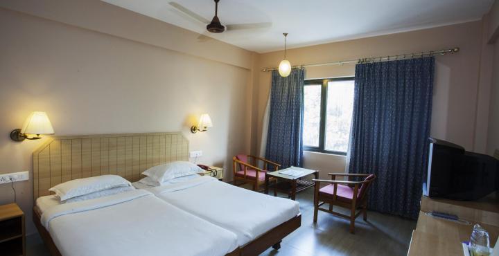 Hotel Surguru Pondicherry Exterior photo