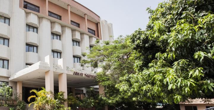 Hotel Surguru Pondicherry Exterior photo