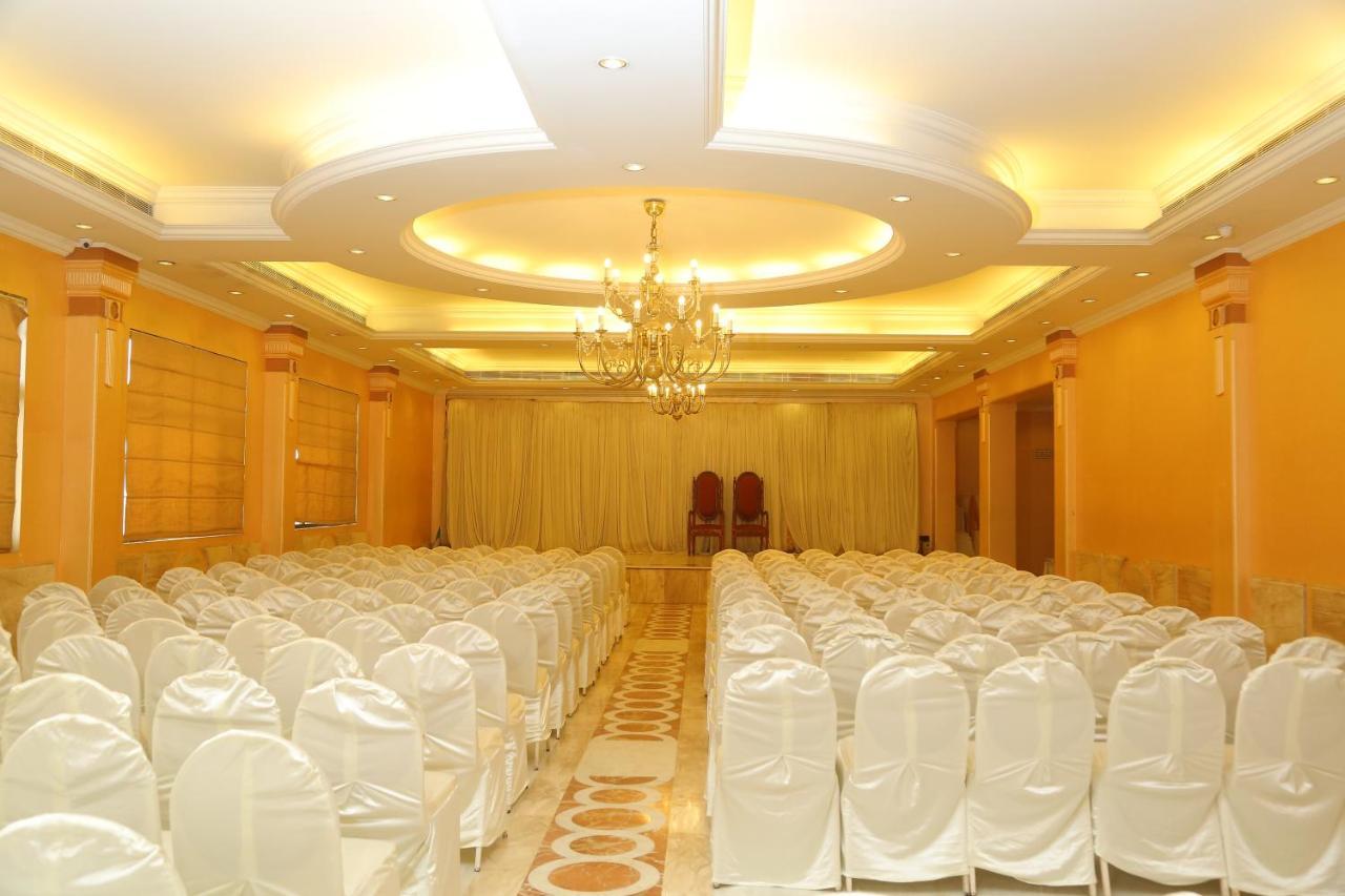 Hotel Surguru Pondicherry Exterior photo