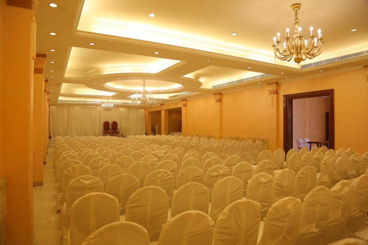 Hotel Surguru Pondicherry Exterior photo